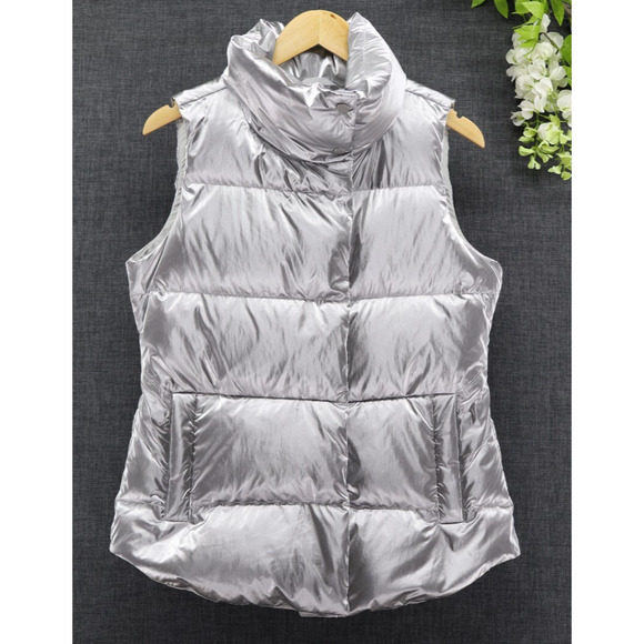 Athleta Women's Downtown Silver Metallic Puffer Vest Quilted Snaps Sz M - Picture 1 of 11